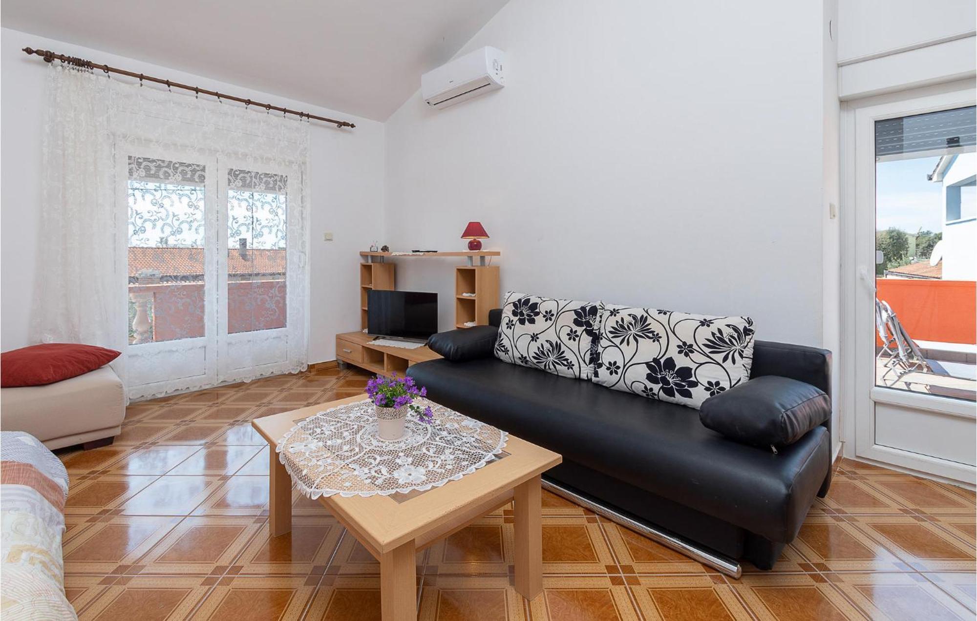 Lovely Apartment In Betiga With Wifi Barbariga Exterior foto